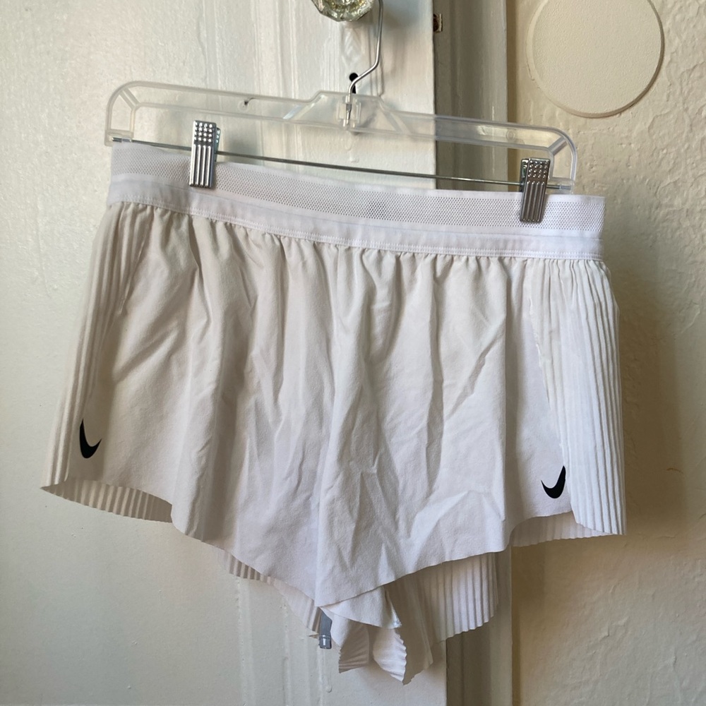 Nike Women's AeroSwift Shorts - White